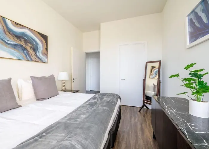 3br Luxury Glass With Views * Chicago