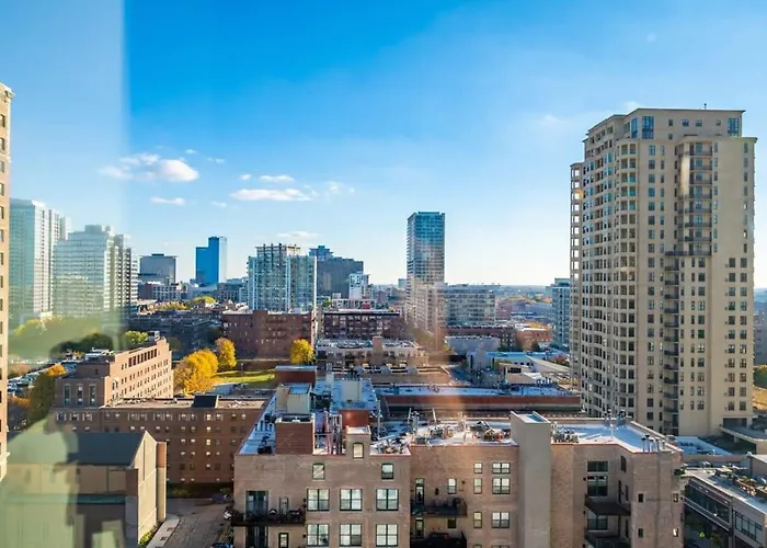 3br Luxury Glass With Views Apartment Chicago
