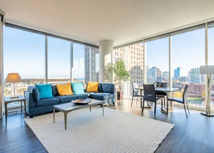 3br Luxury Glass With Views Apartment Chicago