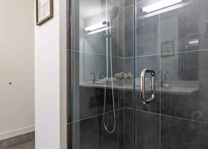 Apartment 3br Luxury Glass With Views *